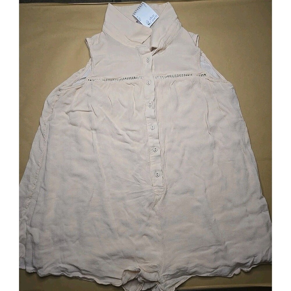 La Lavon Light Pink Sleeveless Romper with collar, Size Medium 100% Rayon